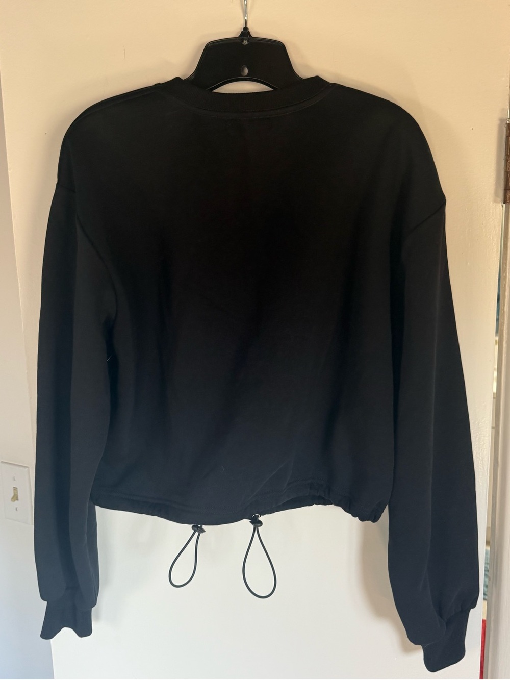 LAST CHANCE! NWOT TR Women's Black Logo Drawstring Sweatshirt - Picture 5 of 5